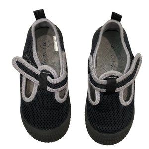 Cat & Jack Oscar Water Shoes with Velcro Strap Black & Gray 8